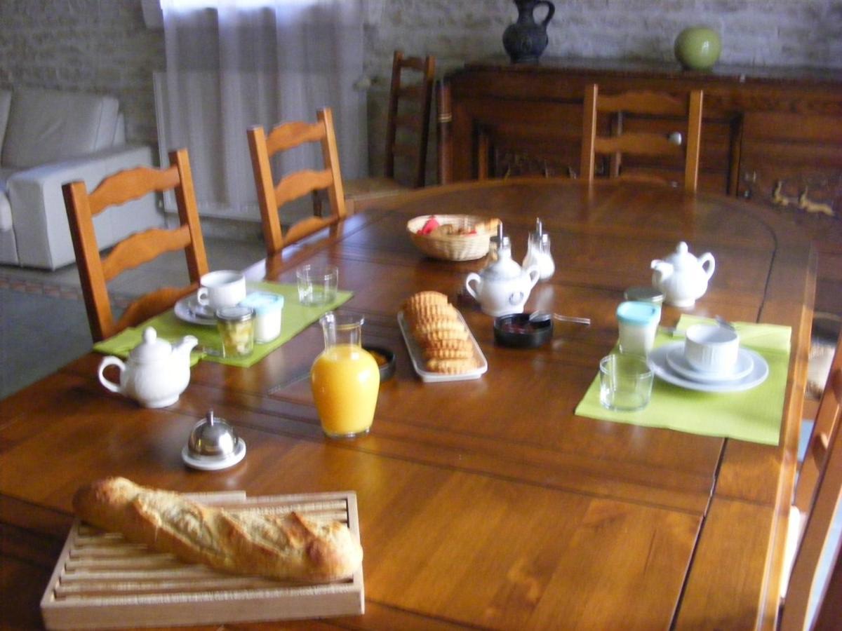 Le Logis De La Venise Verte Saint-Hilaire-la-Palud Buitenkant foto